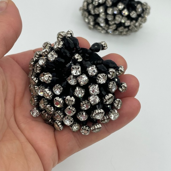 Pair of sparkling aggregates to embellish shoes, jackets or hats. Black & White. - Picture 15 of 16